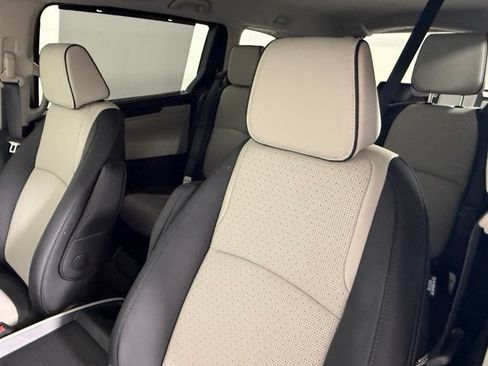 Used 2026 Honda Odyssey Elite image 31