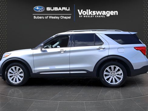 Used 2023 Ford Explorer Limited w/ Limited Technology Package RWD image 5