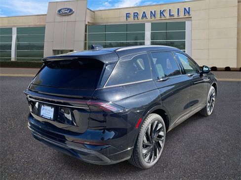 New 2026 Lincoln Nautilus Reserve w/ Jet Appearance Package image 7