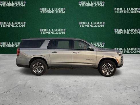 Used 2025 Chevrolet Suburban Z71 image 3