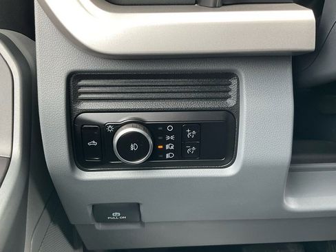 Used 2023 Ford F250 XLT w/ Snow Plow Prep Package image 11