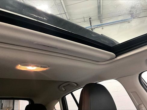 Used 2022 Subaru Impreza 2.0i Limited image 16