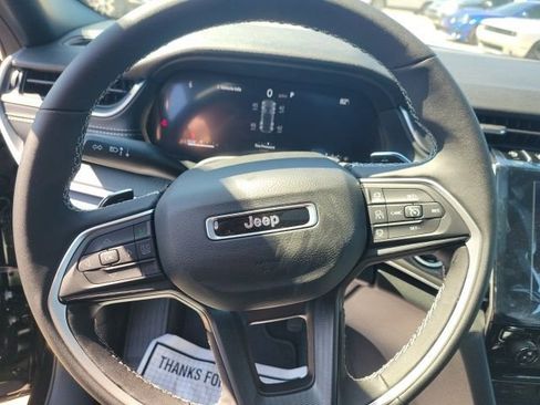 New 2025 Jeep Grand Cherokee Laredo image 15