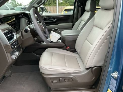 Used 2025 GMC Yukon Elevation RWD image 10