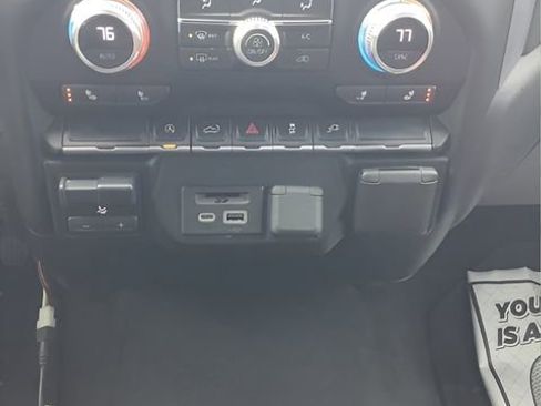 Used 2020 GMC Sierra 1500 SLE w/ SLE Value Package image 23