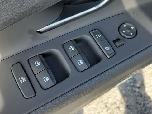 Used 2025 Hyundai Elantra SEL image 16