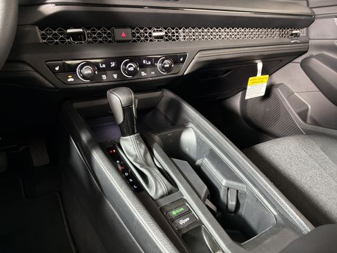 Used 2025 Honda Accord SE image 15