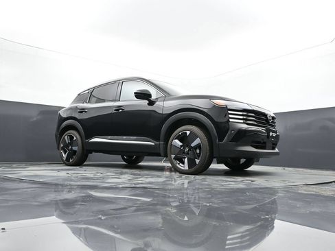 Certified 2025 Nissan Kicks SR AWD/4WD image 29