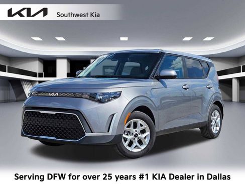 Used 2025 Kia Soul LX FWD image 1