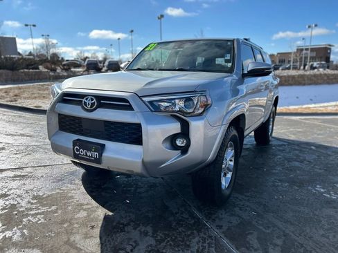 Used 2021 Toyota 4Runner SR5 Premium image 3