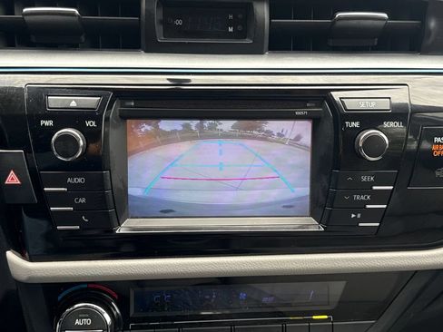Used 2016 Toyota Corolla LE FWD image 26