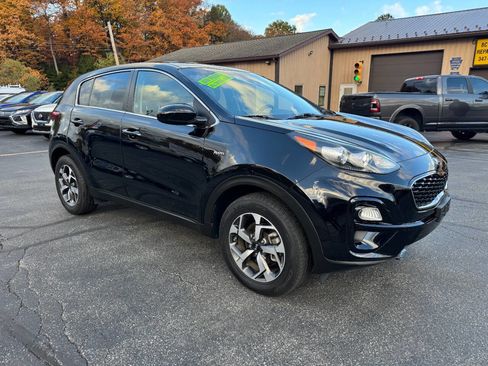 Used 2020 Kia Sportage LX image 2