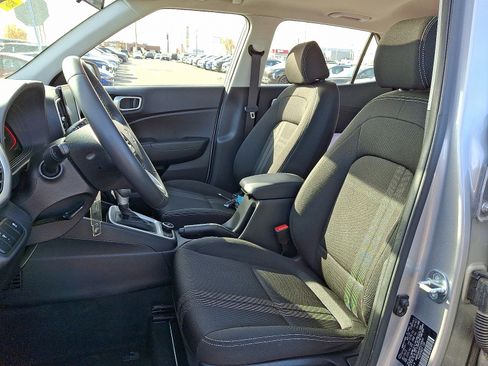 Used 2023 Hyundai Venue SEL image 13