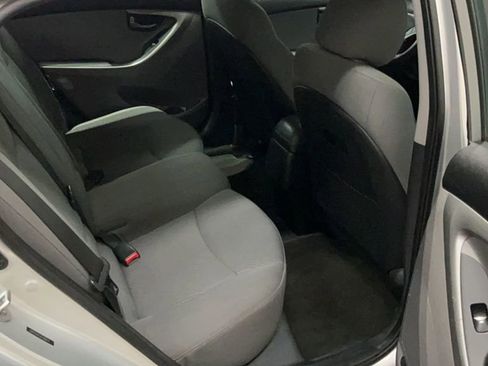 Used 2015 Hyundai Elantra SE image 20