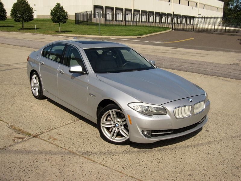 Used 2013 BMW 550i Sedan RWD image 2