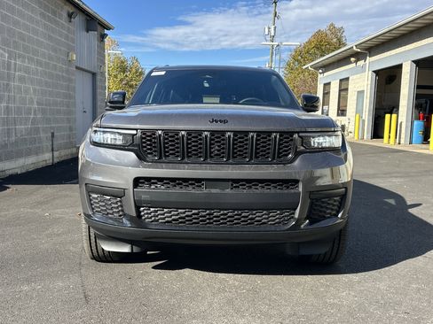 New 2025 Jeep Grand Cherokee L Altitude image 23