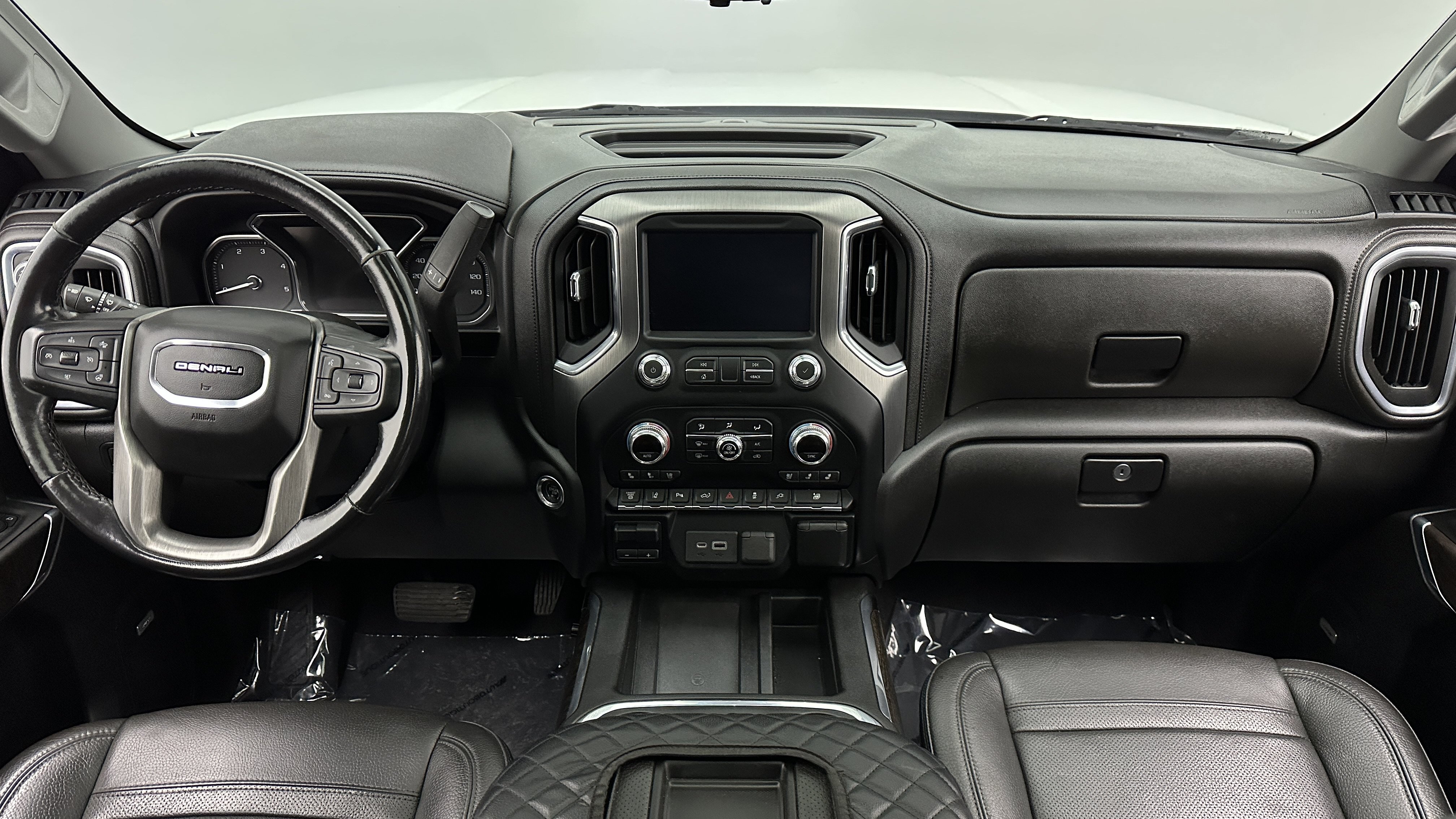 Used 2022 GMC Sierra 3500 Denali w/ Denali Ultimate Package AWD/4WD image 35