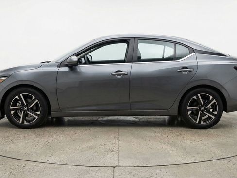 Used 2025 Nissan Sentra SV image 5
