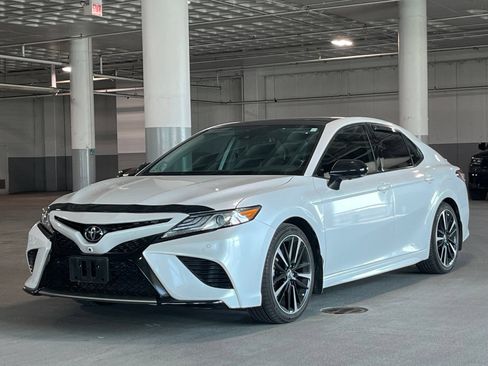Used 2019 Toyota Camry XSE w/ Driver Assist Package FWD image 4