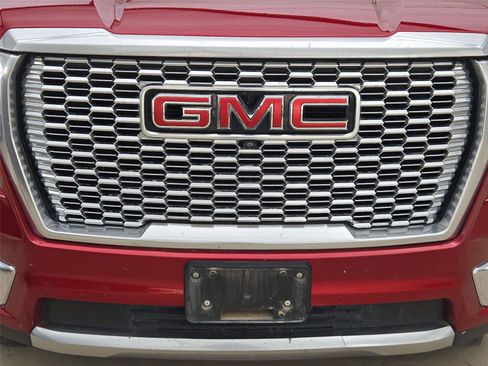 Used 2023 GMC Yukon Denali RWD image 7
