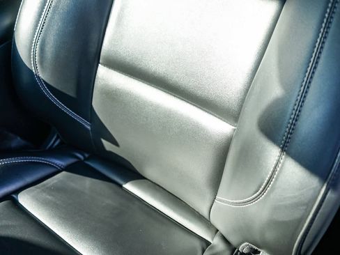 Used 2022 Ford Explorer XLT w/ Equipment Group 202A image 21