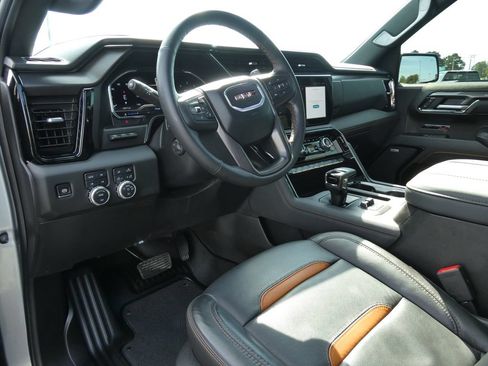 Used 2025 GMC Sierra 1500 AT4 w/ AT4 Premium Package AWD/4WD image 24
