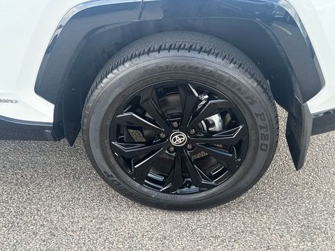 Used 2024 Toyota RAV4 SE w/ Convenience Package image 42