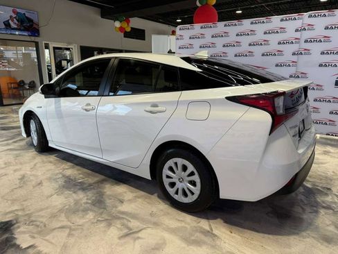 Used 2019 Toyota Prius L Eco FWD image 10