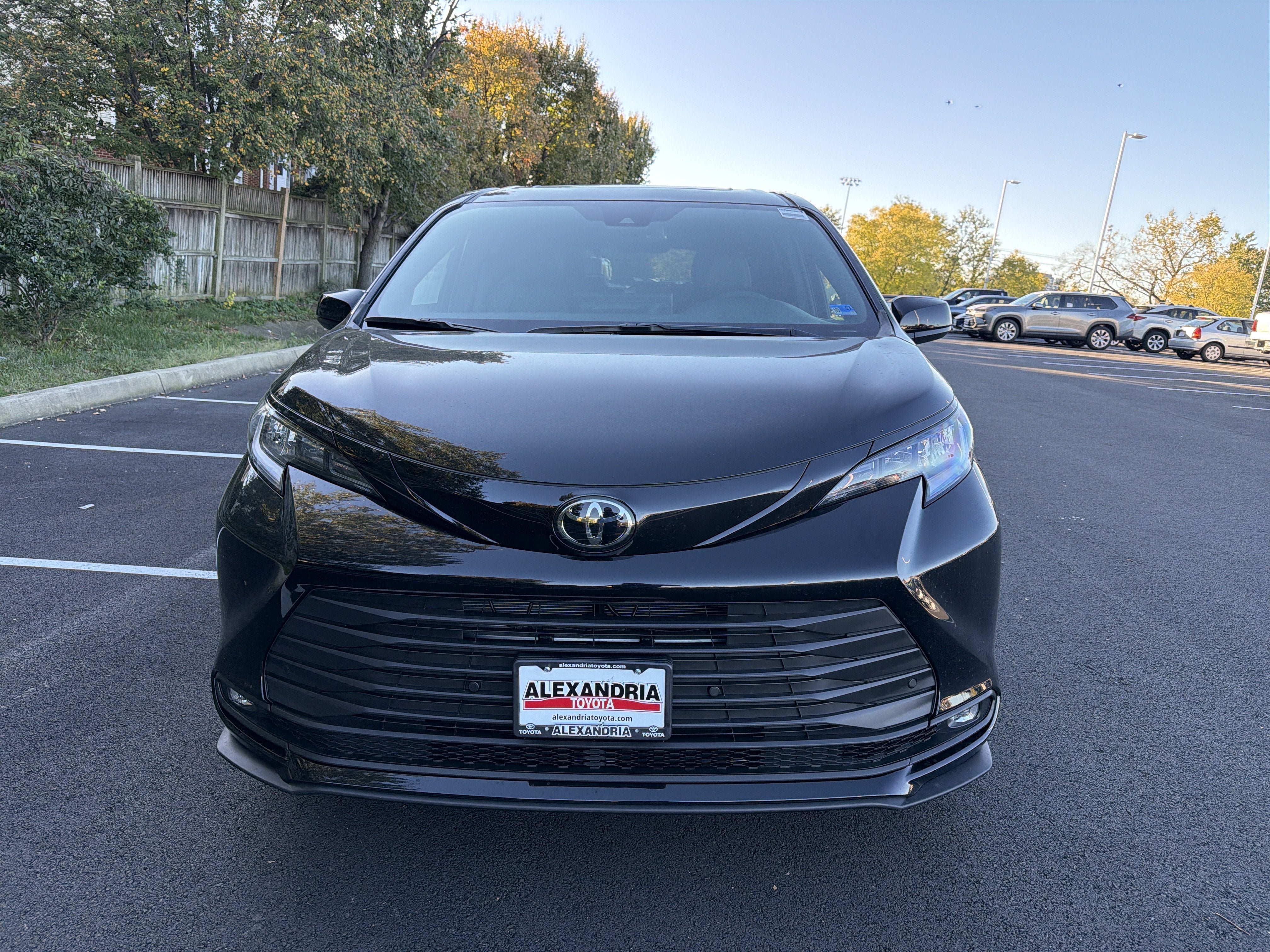 New 2026 Toyota Sienna XLE Woodland Edition AWD/4WD image 2
