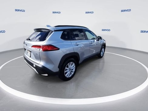 Used 2024 Toyota Corolla Cross LE image 9