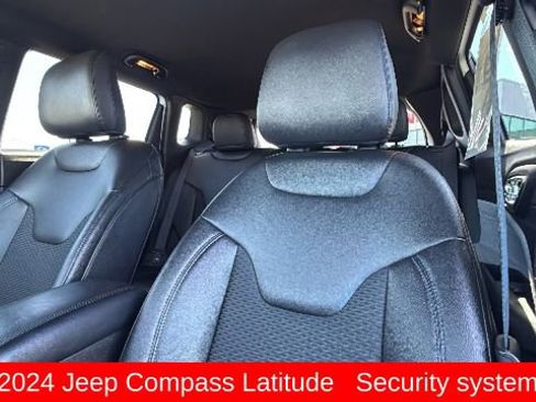 Used 2024 Jeep Compass Latitude AWD/4WD image 11