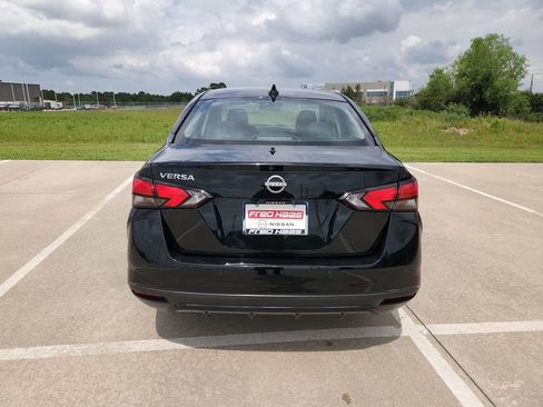 Used 2025 Nissan Versa SV FWD image 6