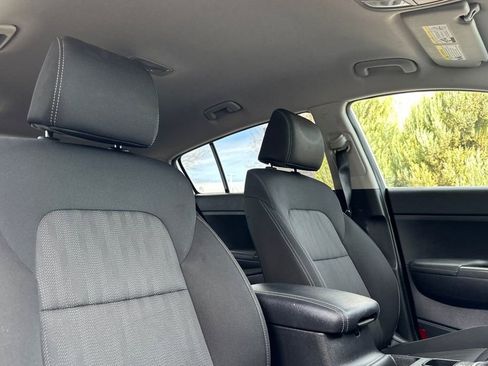 Used 2022 Kia Sportage LX image 17