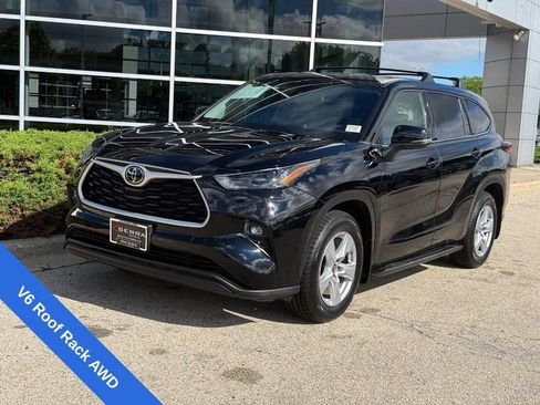 Used 2022 Toyota Highlander LE AWD/4WD image 7
