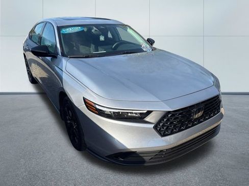 Used 2025 Honda Accord SE image 5