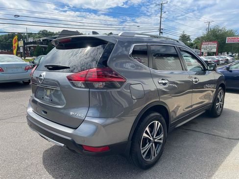 Used 2019 Nissan Rogue SV w/ Sun & Sound Touring Package AWD/4WD image 4