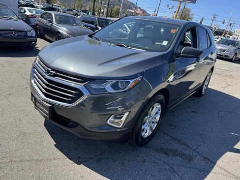 Used 2021 Chevrolet Equinox LS FWD image 3