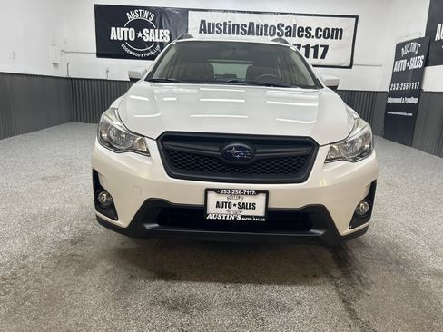 Used 2017 Subaru Crosstrek 2.0i Premium AWD/4WD image 2