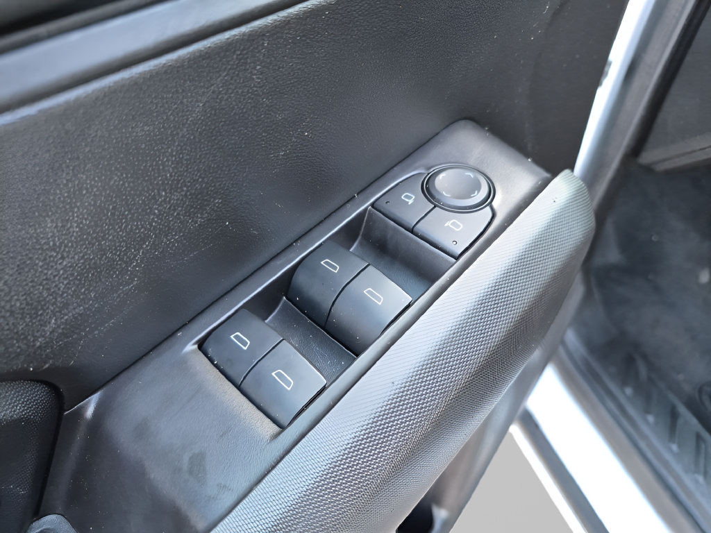 Used 2024 Chevrolet Colorado W/T RWD image 17