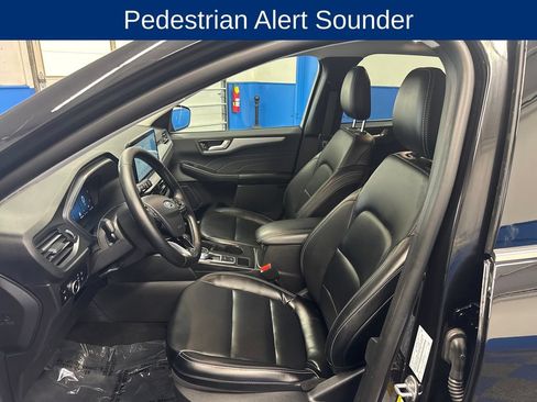 Certified 2025 Ford Escape Platinum AWD/4WD image 10