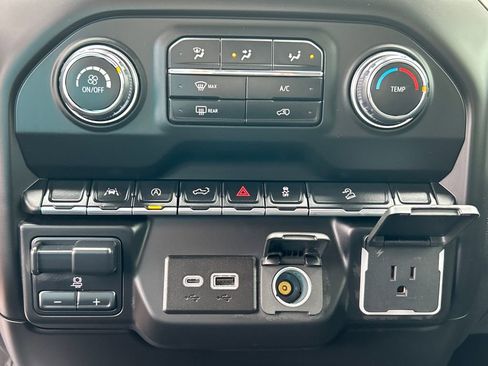 Used 2024 Chevrolet Silverado 1500 Custom Trail Boss w/ LPO, Dark Essentials Package image 17