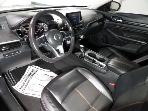 Used 2022 Nissan Altima 2.5 SR w/ Midnight Edition Package AWD/4WD image 8