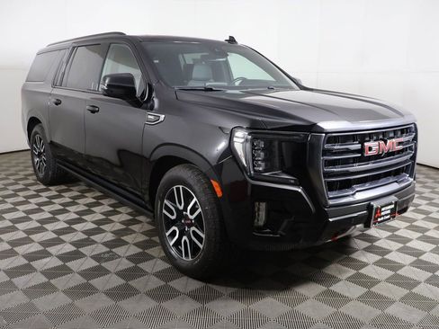 Used 2023 GMC Yukon XL AT4 w/ AT4 Premium Plus Package AWD/4WD image 2
