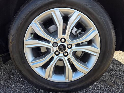Certified 2024 Ford Edge Titanium AWD/4WD image 10