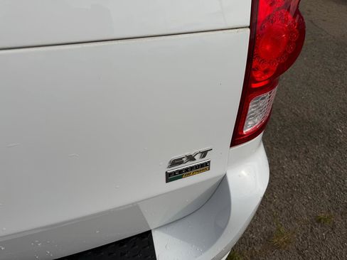 Used 2017 Dodge Grand Caravan SXT image 12