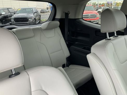 Used 2023 Kia Telluride S image 13