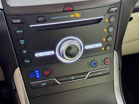 Used 2019 Ford Edge Titanium w/ Equipment Group 301A AWD/4WD image 20
