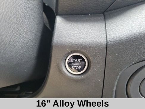 Used 2024 Nissan Frontier SV image 10