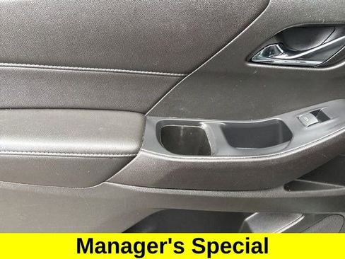 Used 2022 Chevrolet Traverse LT w/ LPO, Floor Liner Package image 33