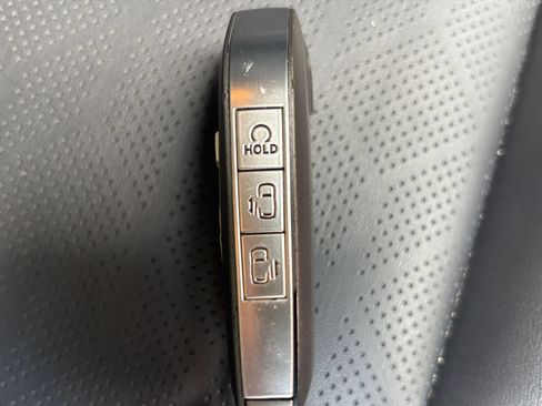 Used 2026 Kia Carnival FWD image 24